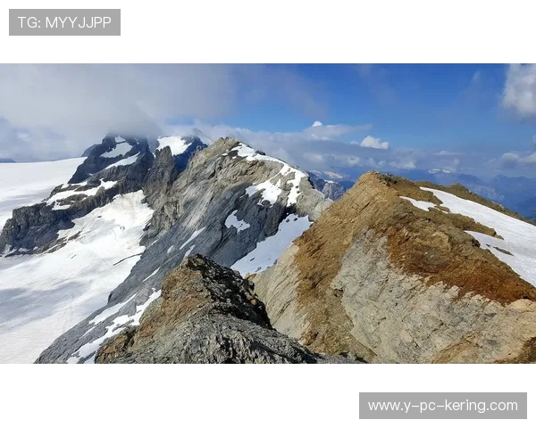 刘磊亲授攀岩技巧与心得体会助你征服高峰挑战自我极限